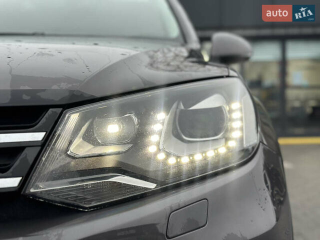 Сірий Фольксваген Туарег, об'ємом двигуна 3 л та пробігом 298 тис. км за 18500 $, фото 9 на Automoto.ua