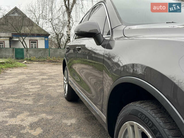 Серый Фольксваген Туарег, объемом двигателя 3 л и пробегом 260 тыс. км за 16700 $, фото 17 на Automoto.ua