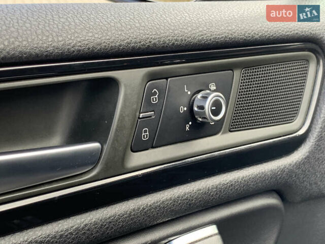 Серый Фольксваген Туарег, объемом двигателя 3 л и пробегом 260 тыс. км за 18899 $, фото 46 на Automoto.ua