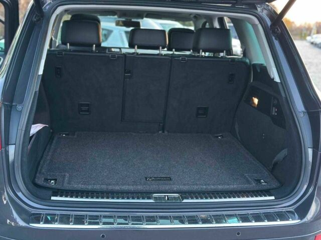 Серый Фольксваген Туарег, объемом двигателя 3 л и пробегом 296 тыс. км за 14490 $, фото 14 на Automoto.ua