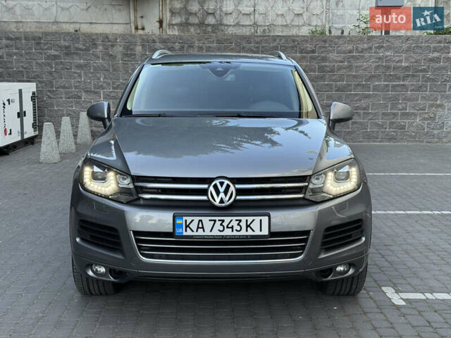 Сірий Фольксваген Туарег, об'ємом двигуна 2.97 л та пробігом 238 тис. км за 18300 $, фото 5 на Automoto.ua