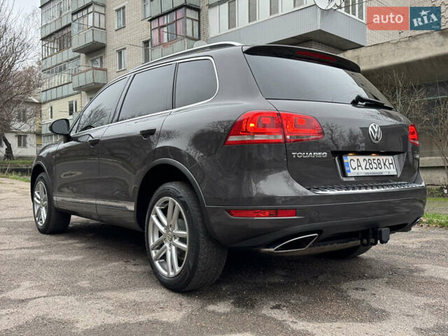 Серый Фольксваген Туарег, объемом двигателя 3 л и пробегом 260 тыс. км за 16700 $, фото 12 на Automoto.ua