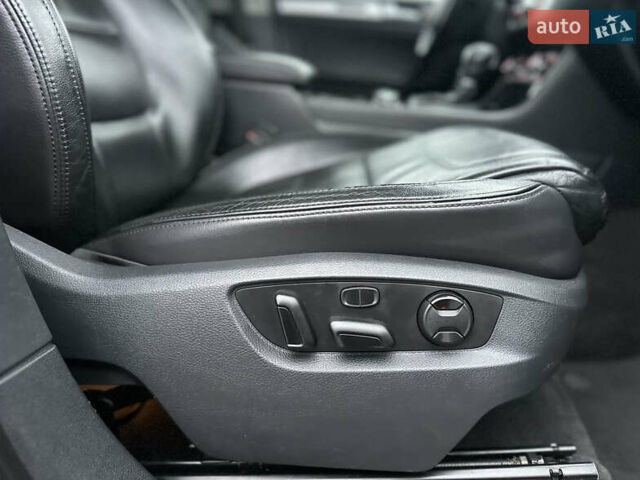 Сірий Фольксваген Туарег, об'ємом двигуна 3 л та пробігом 298 тис. км за 18500 $, фото 106 на Automoto.ua