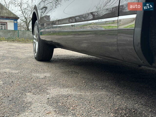 Серый Фольксваген Туарег, объемом двигателя 3 л и пробегом 260 тыс. км за 16700 $, фото 19 на Automoto.ua