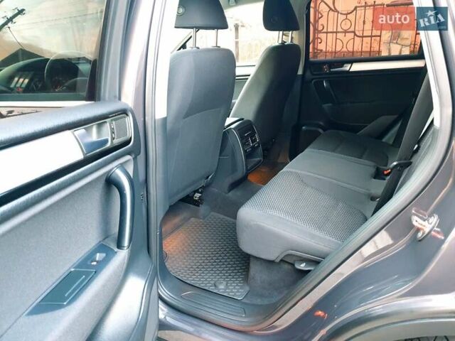 Сірий Фольксваген Туарег, об'ємом двигуна 2.97 л та пробігом 280 тис. км за 15769 $, фото 38 на Automoto.ua