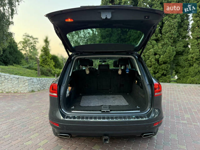 Сірий Фольксваген Туарег, об'ємом двигуна 2.97 л та пробігом 250 тис. км за 18500 $, фото 15 на Automoto.ua