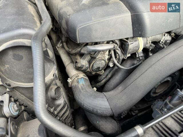 Сірий Фольксваген Туарег, об'ємом двигуна 3 л та пробігом 260 тис. км за 16700 $, фото 76 на Automoto.ua