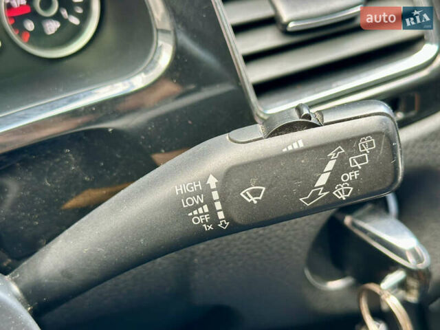 Серый Фольксваген Туарег, объемом двигателя 3 л и пробегом 226 тыс. км за 15490 $, фото 62 на Automoto.ua