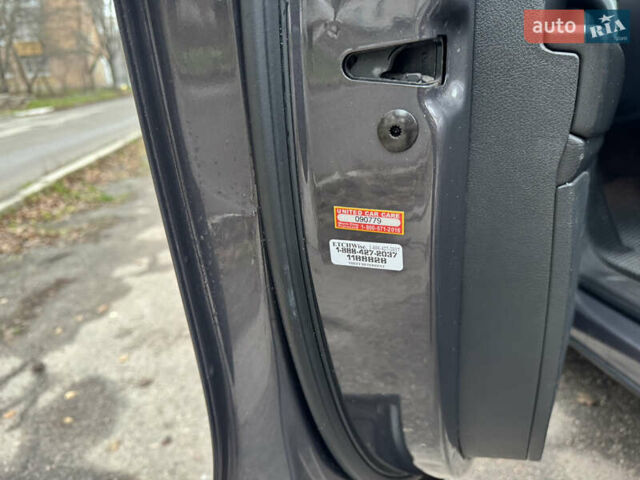 Серый Фольксваген Туарег, объемом двигателя 3 л и пробегом 260 тыс. км за 16700 $, фото 38 на Automoto.ua