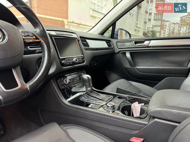 Серый Фольксваген Туарег, объемом двигателя 2.97 л и пробегом 285 тыс. км за 16990 $, фото 22 на Automoto.ua