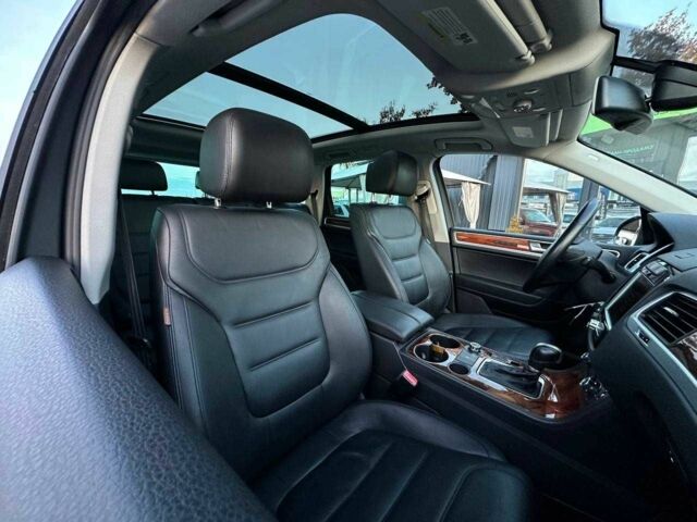 Серый Фольксваген Туарег, объемом двигателя 3 л и пробегом 296 тыс. км за 14490 $, фото 9 на Automoto.ua