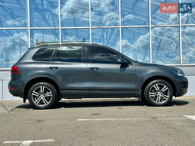Серый Фольксваген Туарег, объемом двигателя 3 л и пробегом 226 тыс. км за 15490 $, фото 12 на Automoto.ua