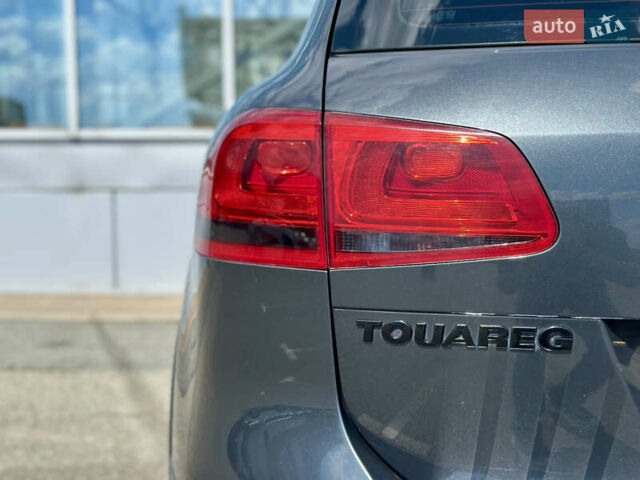 Серый Фольксваген Туарег, объемом двигателя 3 л и пробегом 226 тыс. км за 15490 $, фото 18 на Automoto.ua