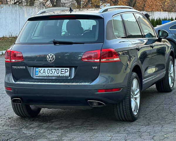 Серый Фольксваген Туарег, объемом двигателя 3.6 л и пробегом 196 тыс. км за 15999 $, фото 1 на Automoto.ua