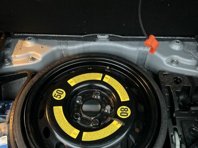 Серый Фольксваген Туарег, объемом двигателя 3 л и пробегом 220 тыс. км за 10750 $, фото 6 на Automoto.ua