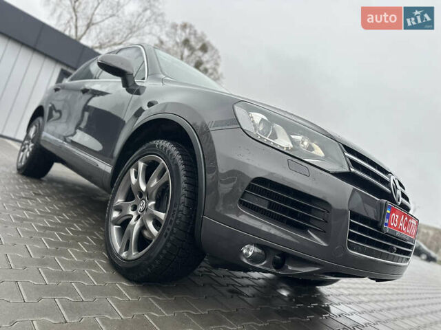 Сірий Фольксваген Туарег, об'ємом двигуна 3 л та пробігом 298 тис. км за 18500 $, фото 16 на Automoto.ua