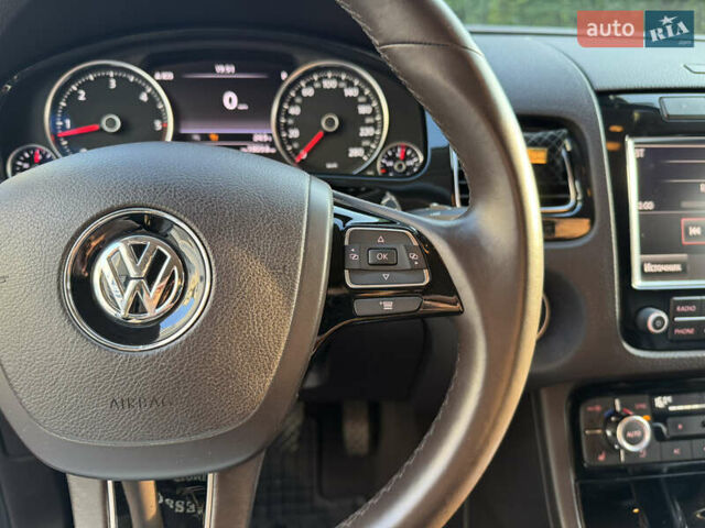 Сірий Фольксваген Туарег, об'ємом двигуна 2.97 л та пробігом 238 тис. км за 18300 $, фото 41 на Automoto.ua