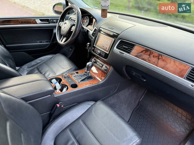 Сірий Фольксваген Туарег, об'ємом двигуна 2.97 л та пробігом 250 тис. км за 18500 $, фото 19 на Automoto.ua