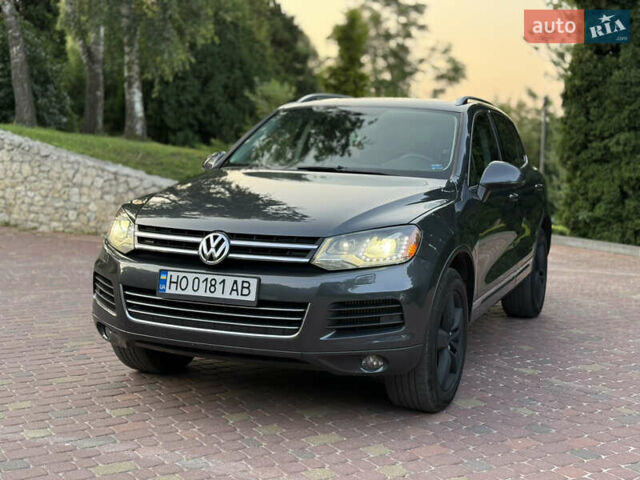 Сірий Фольксваген Туарег, об'ємом двигуна 2.97 л та пробігом 250 тис. км за 18500 $, фото 2 на Automoto.ua