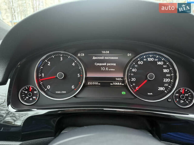 Сірий Фольксваген Туарег, об'ємом двигуна 3 л та пробігом 260 тис. км за 18700 $, фото 69 на Automoto.ua
