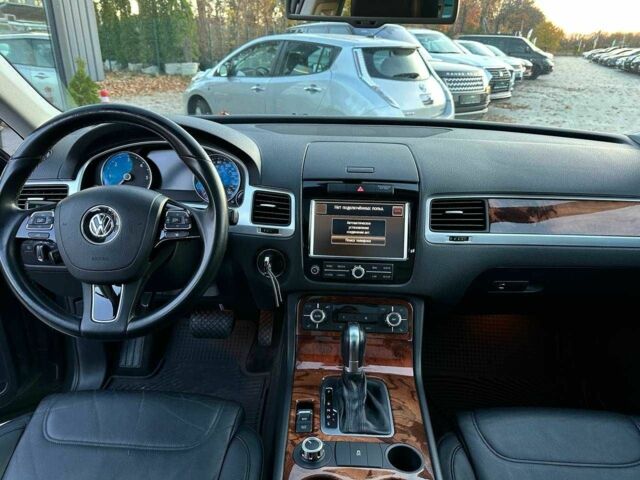 Серый Фольксваген Туарег, объемом двигателя 3 л и пробегом 296 тыс. км за 14490 $, фото 17 на Automoto.ua