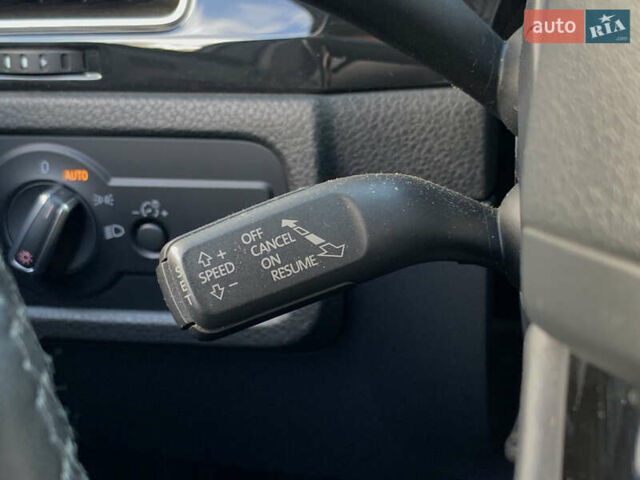 Серый Фольксваген Туарег, объемом двигателя 3 л и пробегом 260 тыс. км за 18899 $, фото 54 на Automoto.ua