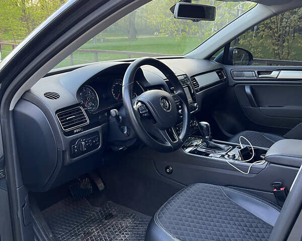 Сірий Фольксваген Туарег, об'ємом двигуна 2.97 л та пробігом 164 тис. км за 19899 $, фото 7 на Automoto.ua