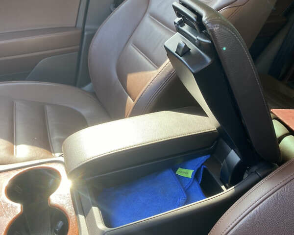 Серый Фольксваген Туарег, объемом двигателя 3 л и пробегом 290 тыс. км за 19500 $, фото 36 на Automoto.ua