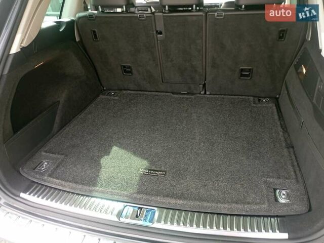 Серый Фольксваген Туарег, объемом двигателя 3.6 л и пробегом 212 тыс. км за 13999 $, фото 7 на Automoto.ua