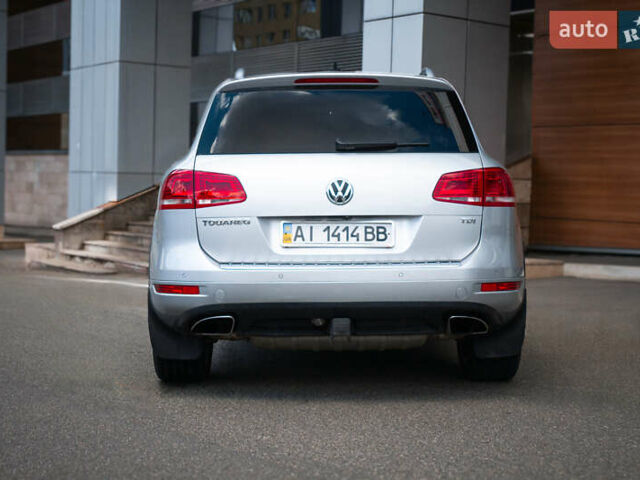 Сірий Фольксваген Туарег, об'ємом двигуна 2.97 л та пробігом 225 тис. км за 18500 $, фото 5 на Automoto.ua