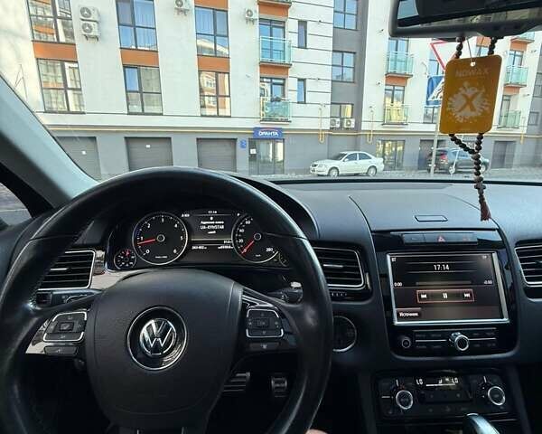 Серый Фольксваген Туарег, объемом двигателя 3 л и пробегом 263 тыс. км за 19800 $, фото 23 на Automoto.ua