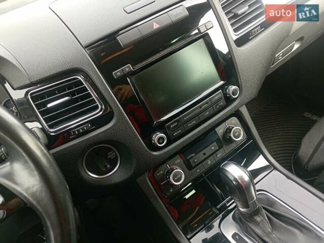 Серый Фольксваген Туарег, объемом двигателя 3.6 л и пробегом 212 тыс. км за 13999 $, фото 4 на Automoto.ua