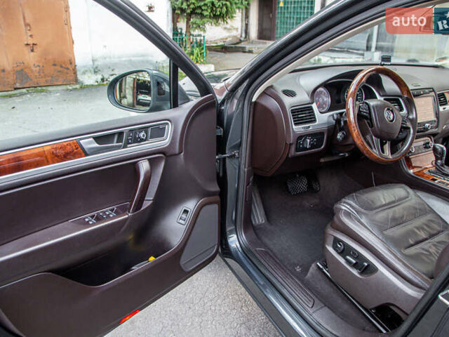 Сірий Фольксваген Туарег, об'ємом двигуна 2.97 л та пробігом 267 тис. км за 21499 $, фото 10 на Automoto.ua