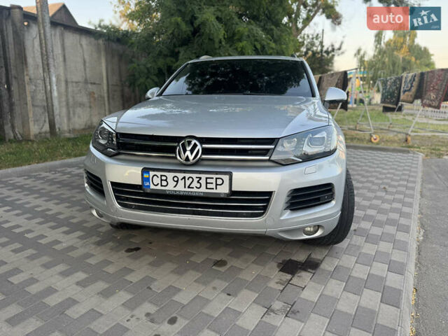 Серый Фольксваген Туарег, объемом двигателя 2.97 л и пробегом 340 тыс. км за 15900 $, фото 4 на Automoto.ua
