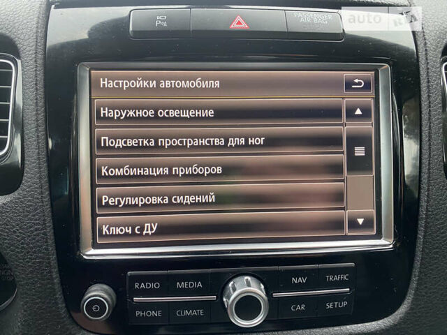 Сірий Фольксваген Туарег, об'ємом двигуна 3 л та пробігом 274 тис. км за 22999 $, фото 80 на Automoto.ua