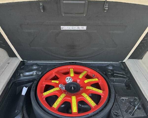 Серый Фольксваген Туарег, объемом двигателя 2.97 л и пробегом 174 тыс. км за 19000 $, фото 12 на Automoto.ua