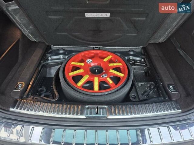 Серый Фольксваген Туарег, объемом двигателя 2.97 л и пробегом 248 тыс. км за 16500 $, фото 17 на Automoto.ua