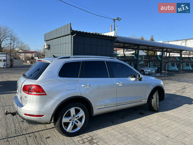 Серый Фольксваген Туарег, объемом двигателя 2.97 л и пробегом 252 тыс. км за 17550 $, фото 2 на Automoto.ua