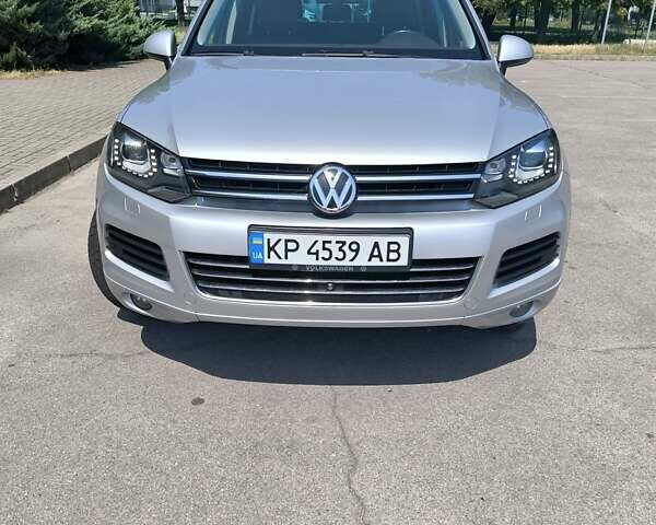 Серый Фольксваген Туарег, объемом двигателя 3 л и пробегом 280 тыс. км за 22500 $, фото 13 на Automoto.ua