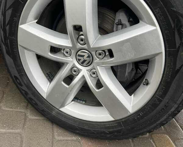 Серый Фольксваген Туарег, объемом двигателя 2.97 л и пробегом 345 тыс. км за 16900 $, фото 25 на Automoto.ua