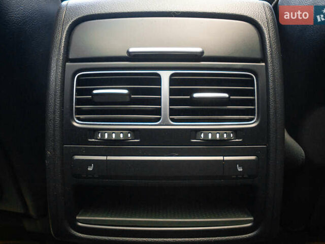 Сірий Фольксваген Туарег, об'ємом двигуна 2.97 л та пробігом 225 тис. км за 18500 $, фото 34 на Automoto.ua