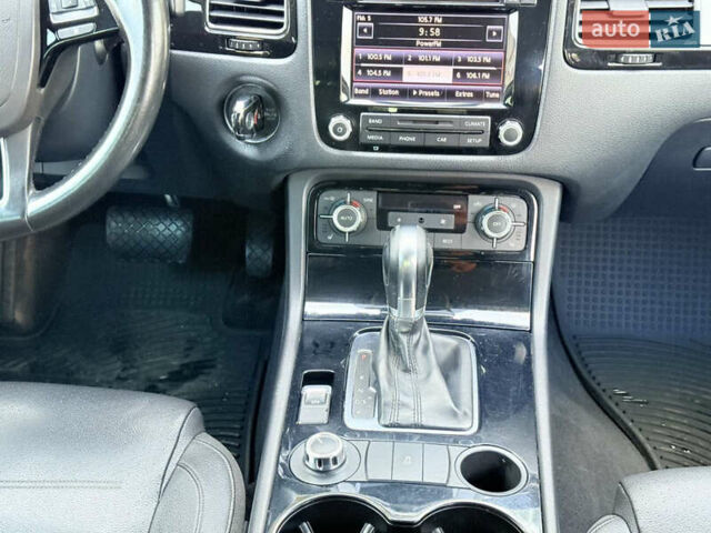 Сірий Фольксваген Туарег, об'ємом двигуна 3.6 л та пробігом 264 тис. км за 13900 $, фото 16 на Automoto.ua