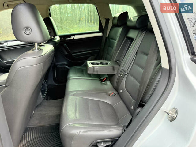 Сірий Фольксваген Туарег, об'ємом двигуна 3.6 л та пробігом 225 тис. км за 12500 $, фото 15 на Automoto.ua