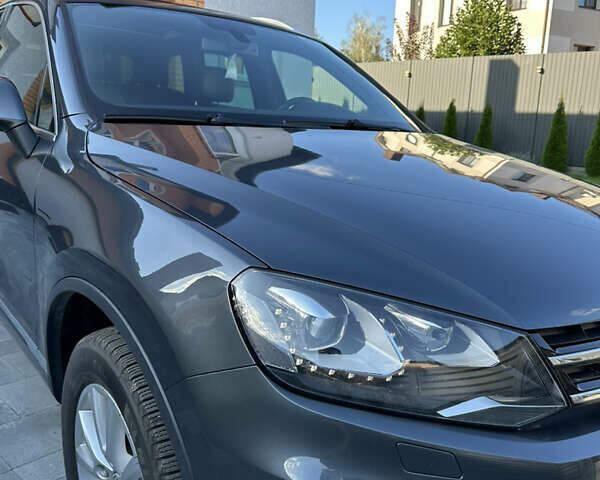 Сірий Фольксваген Туарег, об'ємом двигуна 2.97 л та пробігом 254 тис. км за 21000 $, фото 9 на Automoto.ua