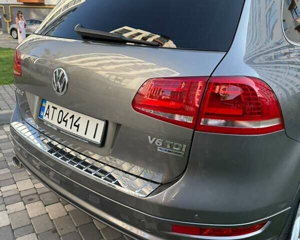 Серый Фольксваген Туарег, объемом двигателя 3 л и пробегом 267 тыс. км за 18800 $, фото 10 на Automoto.ua