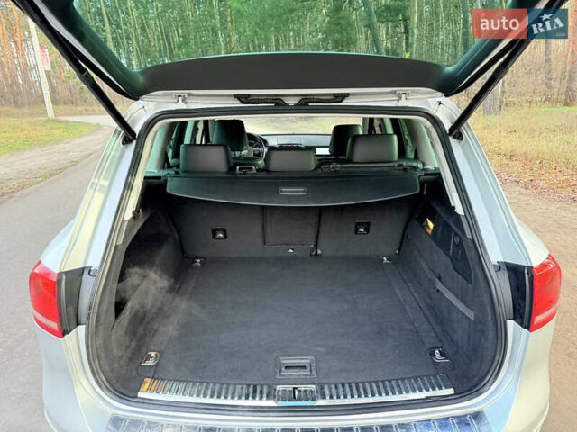 Сірий Фольксваген Туарег, об'ємом двигуна 3.6 л та пробігом 225 тис. км за 12500 $, фото 31 на Automoto.ua