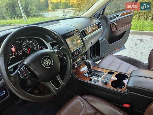 Серый Фольксваген Туарег, объемом двигателя 2.97 л и пробегом 248 тыс. км за 16500 $, фото 23 на Automoto.ua