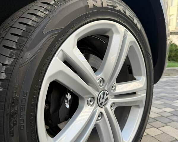 Серый Фольксваген Туарег, объемом двигателя 3 л и пробегом 267 тыс. км за 18800 $, фото 6 на Automoto.ua