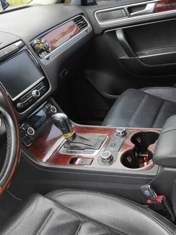 Серый Фольксваген Туарег, объемом двигателя 2.97 л и пробегом 180 тыс. км за 21000 $, фото 8 на Automoto.ua