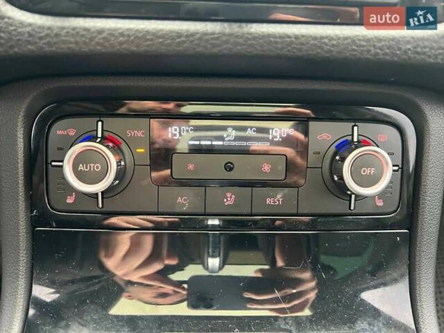 Серый Фольксваген Туарег, объемом двигателя 2.97 л и пробегом 223 тыс. км за 20490 $, фото 19 на Automoto.ua